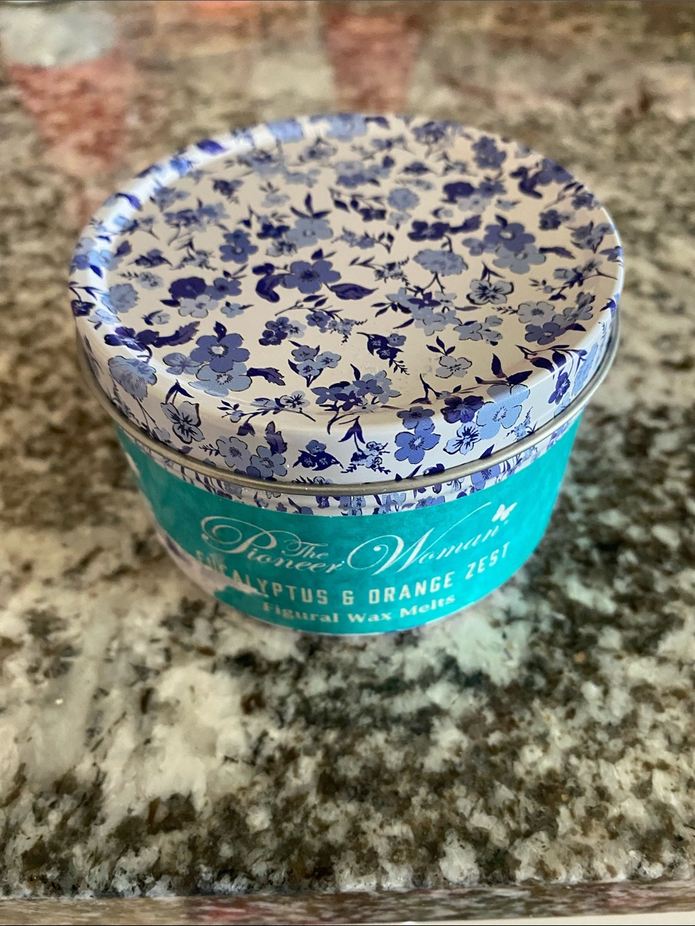 The Pioneer Woman Teal Tin with Blue Floral Lid Wax Melts